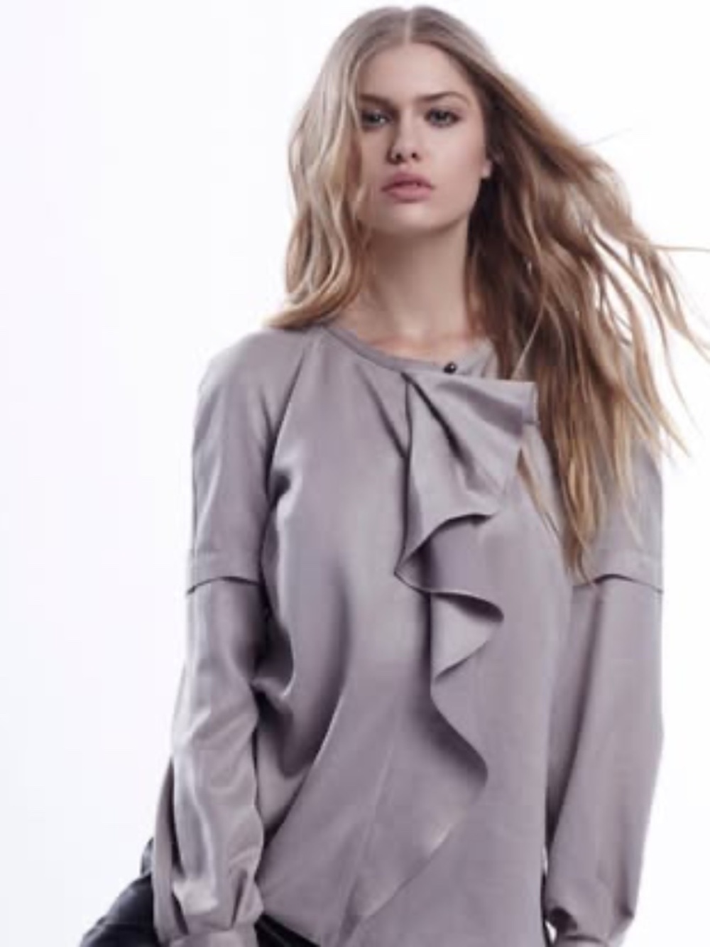 Gorgeous Hilton Hollis gray silky pleated neck detail with button closure size 4
